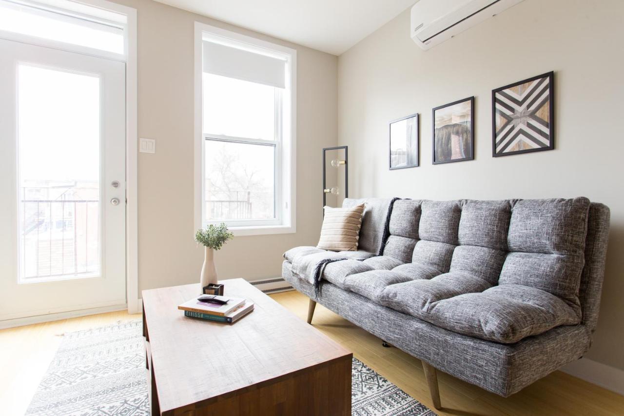 Trendy Little Italy 3 Bedroom Condo By Den Stays Montreal Bagian luar foto