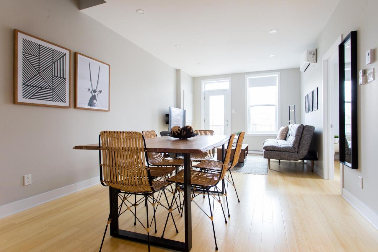 Trendy Little Italy 3 Bedroom Condo By Den Stays Montreal Bagian luar foto