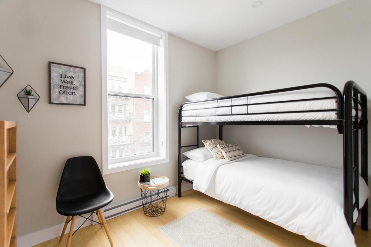 Trendy Little Italy 3 Bedroom Condo By Den Stays Montreal Bagian luar foto