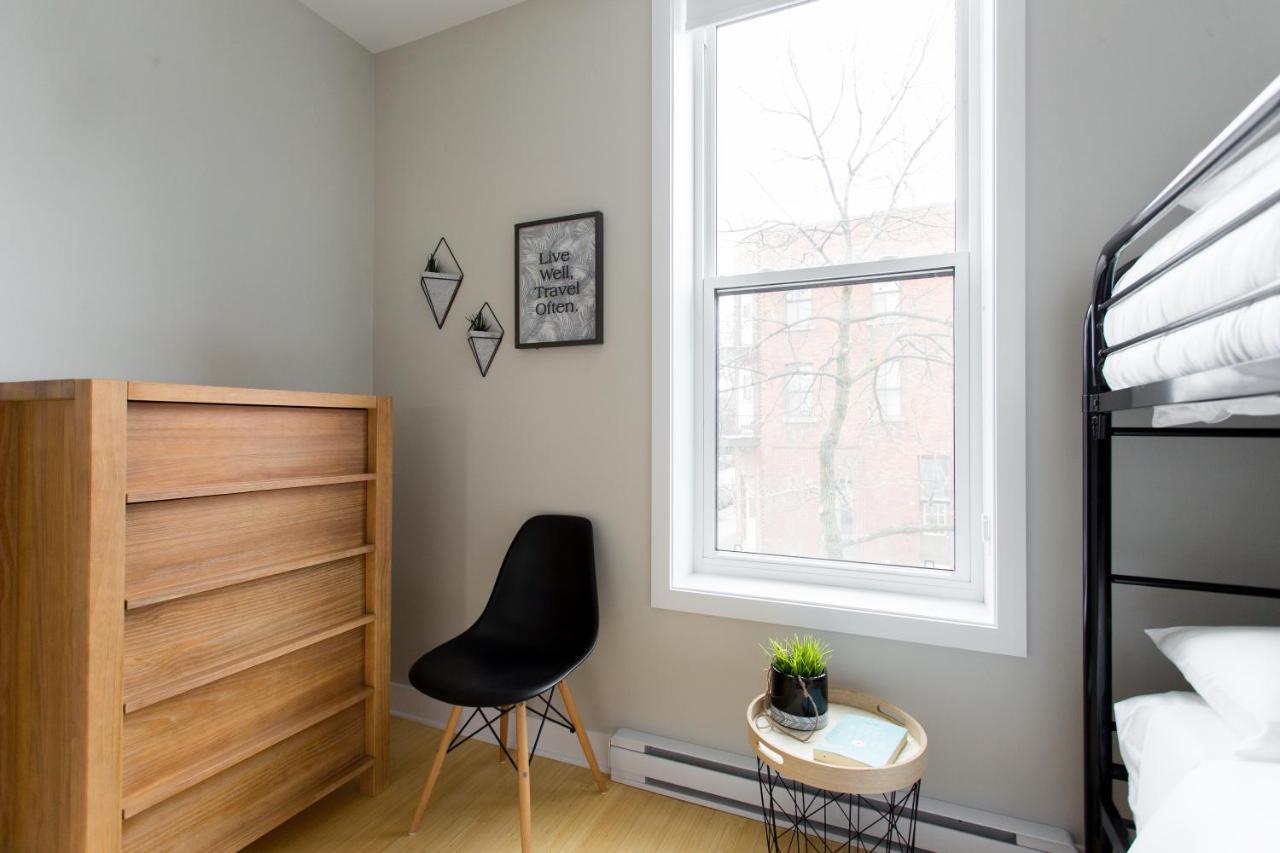 Trendy Little Italy 3 Bedroom Condo By Den Stays Montreal Bagian luar foto